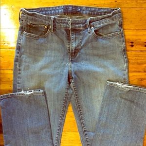Women’s Levi’s jeans